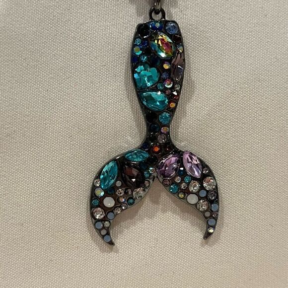Mermaid Tale Bejeweled Purples and Blues Necklace, pendant with chain NEW 🧜‍♀️ - Picture 1 of 12